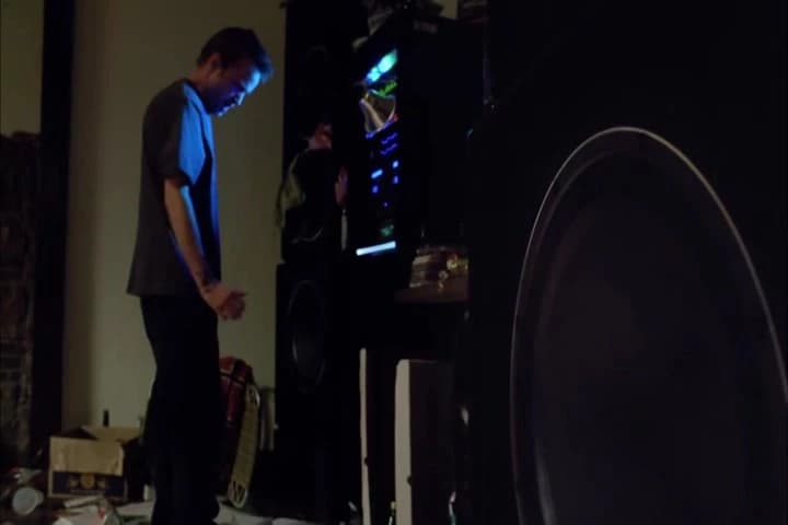 ♪ Naughty fucking freaks
And bustin' techniques ♪