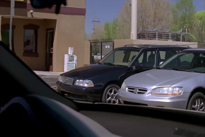 The guy drives a 1 0-year-old Volvo.
lt's brilliant.