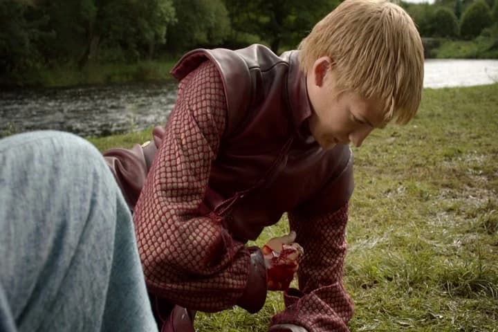 My prince, my poor prince,
look what they did to you.
