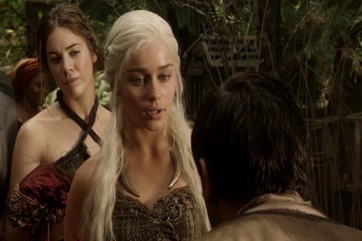 You know, there are many in your homeland
that pray for your return, Princess.