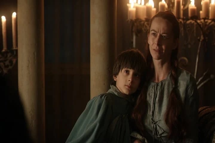 - My son intends to declare war.
- A war?