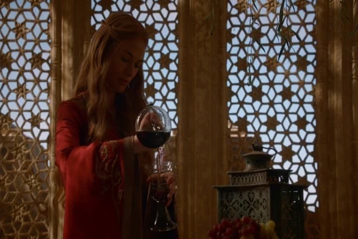 He says Renly's army
is flocking to support Stannis,