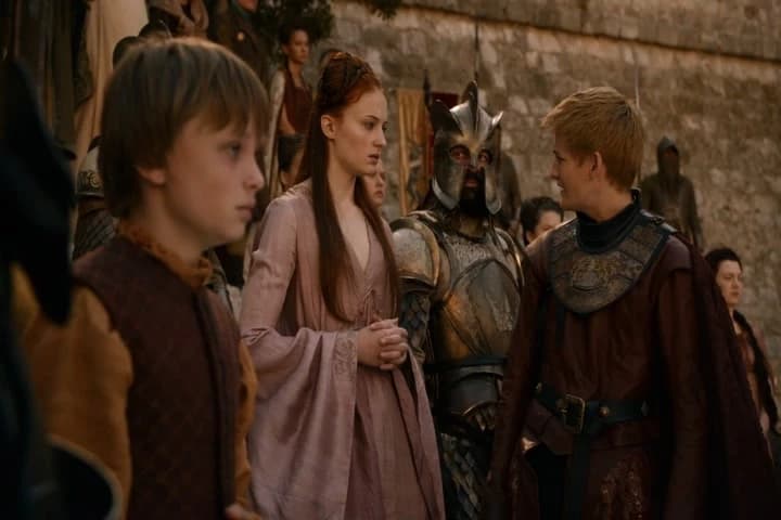 - I saw you cry.
- Did you say something, my lady?