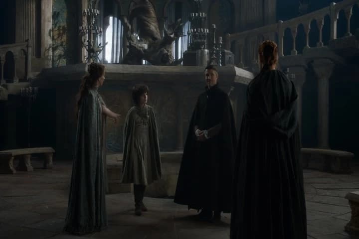 Robin, show Sansa to her chamber.
Take the back stairs.