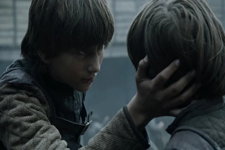 Keep your shield up
or I'll ring your head like a bell.