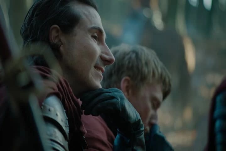 So, why's a nice girl on her own
heading to King's Landing?