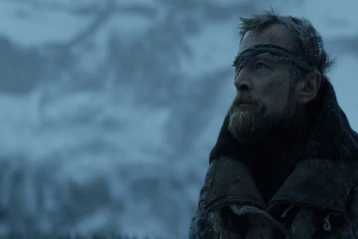 There's a raven
flying for Dragonstone now.