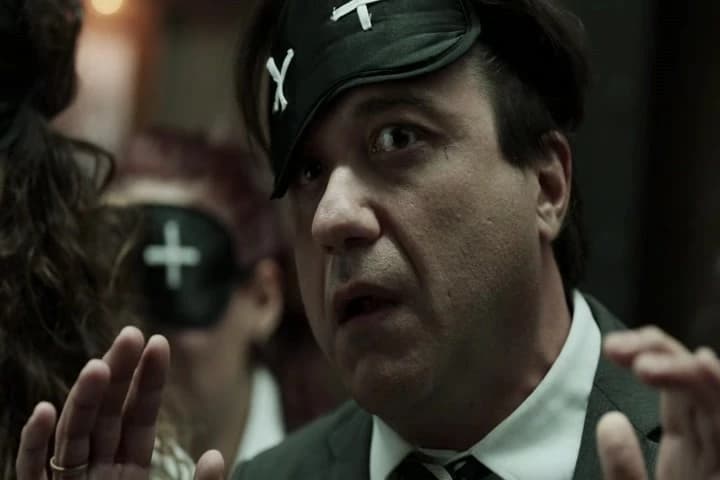 -Why did the alarm go off?\N-I don’t know.�