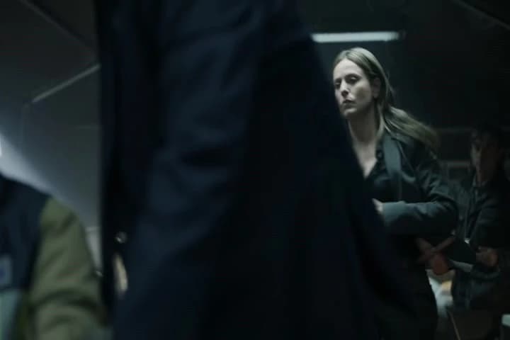 There’s an incoming cell phone call\Nfrom inside the building.�
