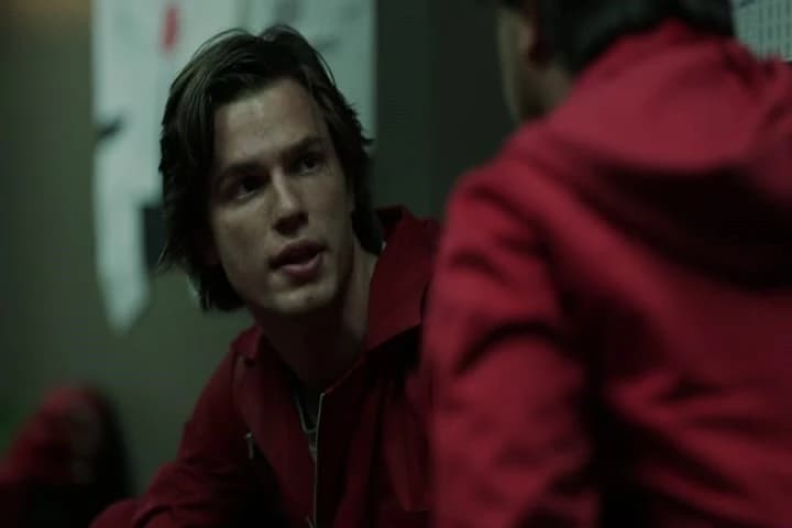 And what about me? I stay here?\NHow do I get to the warehouse?�