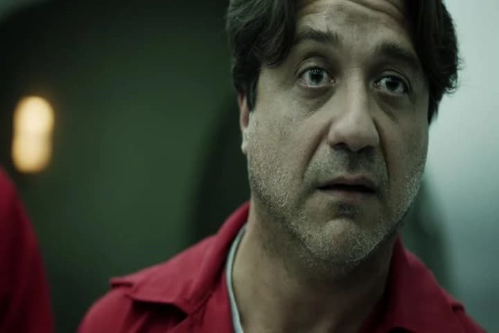 -Was that savage raping you?\N-He wasn’t raping me.�