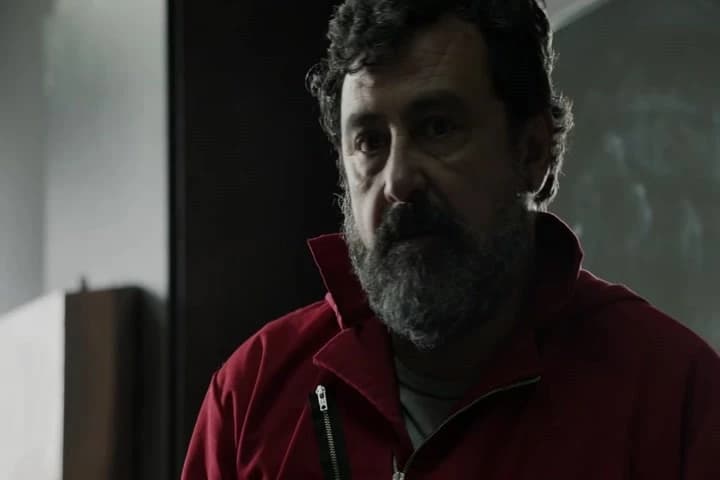 If we don’t take that bullet out bullet,\Nshe’s fucked.�