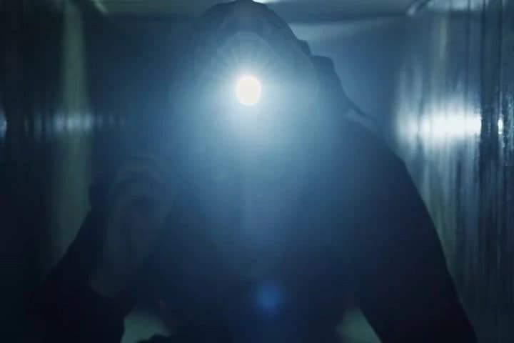 -You're within two metres of the entrance.\N-We can visualize the target.�