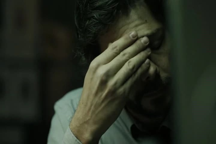 Hey, hey, no judge will grant him\Nsole custody"�