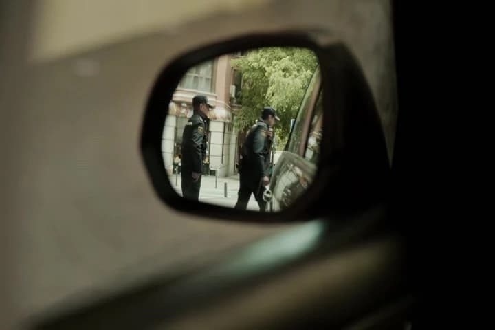 Unit Z-32, we are just in front\Nof the door, we’re heading there.�