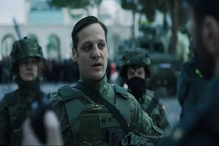 Lieutenant Alcázar speaking,\NCivil Guard unit.�
