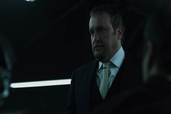 Colonel, we're talking about more\Nthan 400,000 people.�