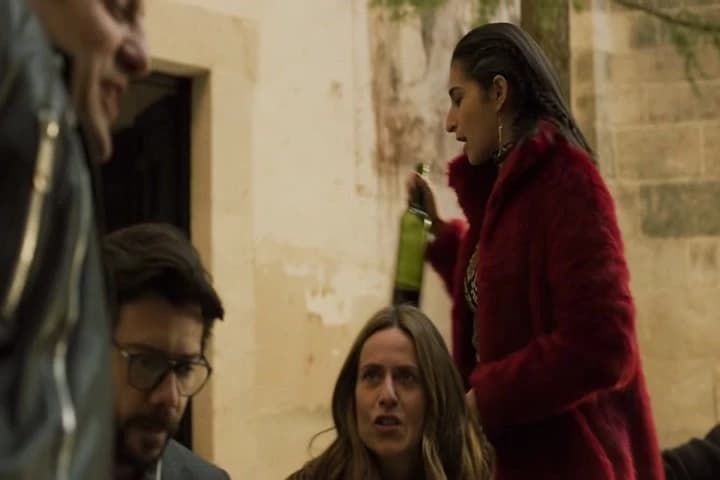 -Boom, boom, {\i1}ciao.{\i0}\N-I'm out of here.�