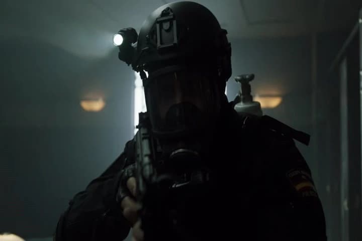 {\i1}To slaughter us like lambs.{\i0}�