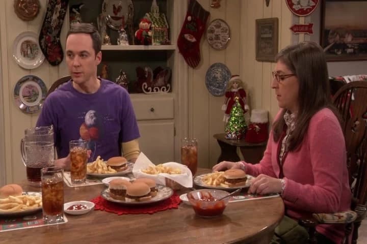 (STAMMERING) Wait now.
Shouldn't we just eat?
