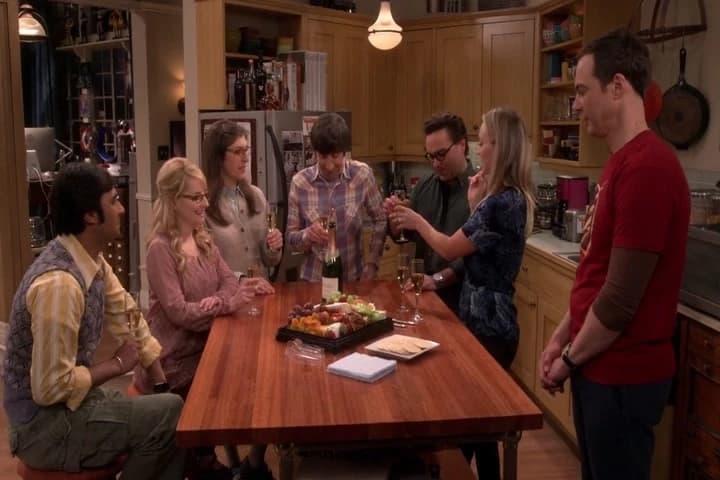 - Champagne, champagne.
- Thank you.