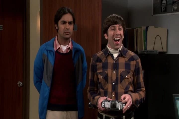 Give me the remote control, I wanna drive
him into the girls' restroom.