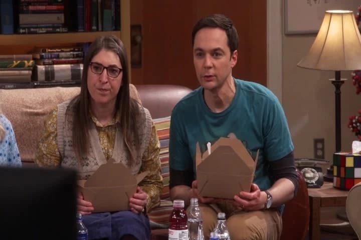Look, look, the audience is
laughing at them. It's starting.