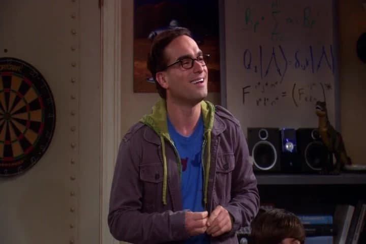 Sheldon, your girl... Date... Person...
Ramona's here.