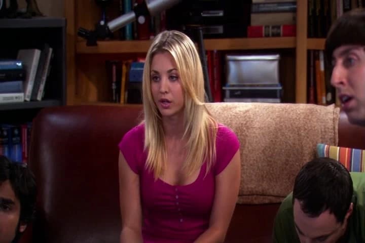Oh, that's Anaïs. None of the
other girls in the house like her.