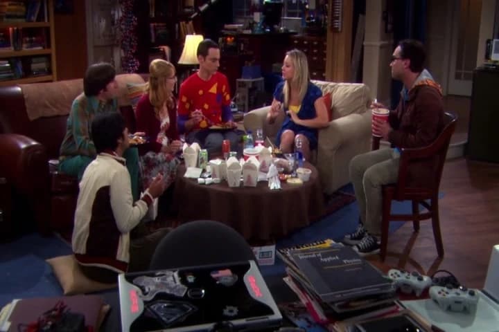- I love your shoes.
- Oh, thanks. They are cute, aren't they?