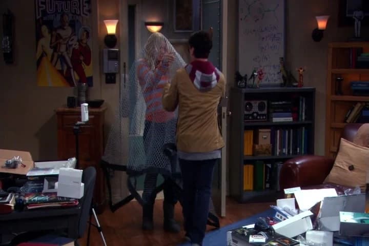 <i>- Sorry, let me help you.
- Intruder alert.</i>