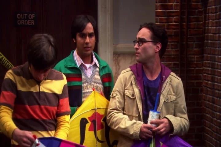Leonard realized Penny's hiding him
from her friends...