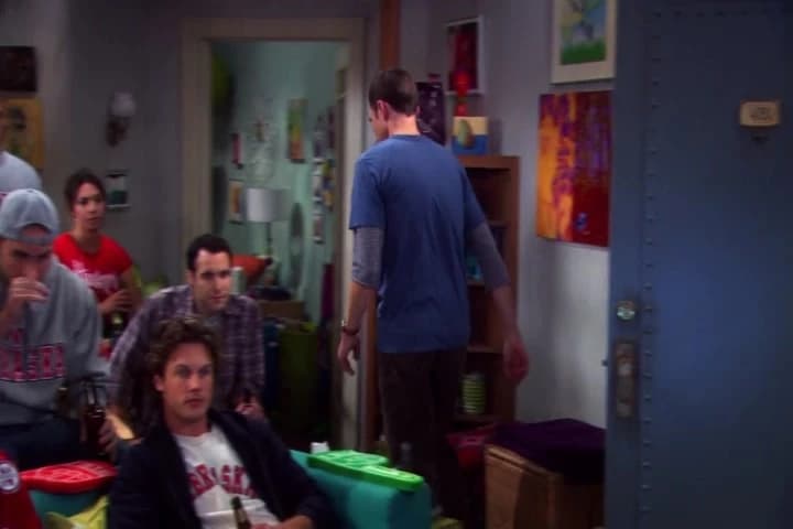 - There's some in the fridge.
- You shouldn't keep bread in the fridge.