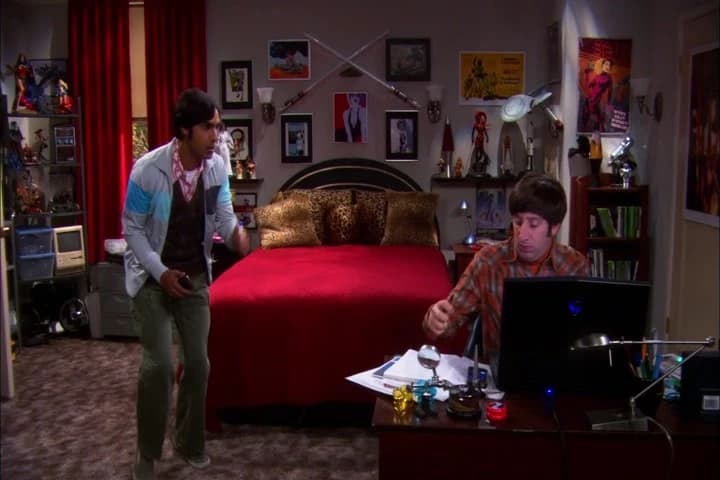 MRS. WOLOWITZ: Howard, are you
coming down for breakfast?!