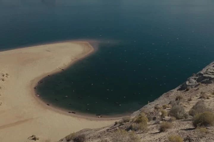 Strand:
We're going for a ride,
Bernard.