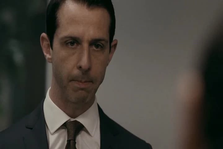 -Who's in charge right now?
-I am.